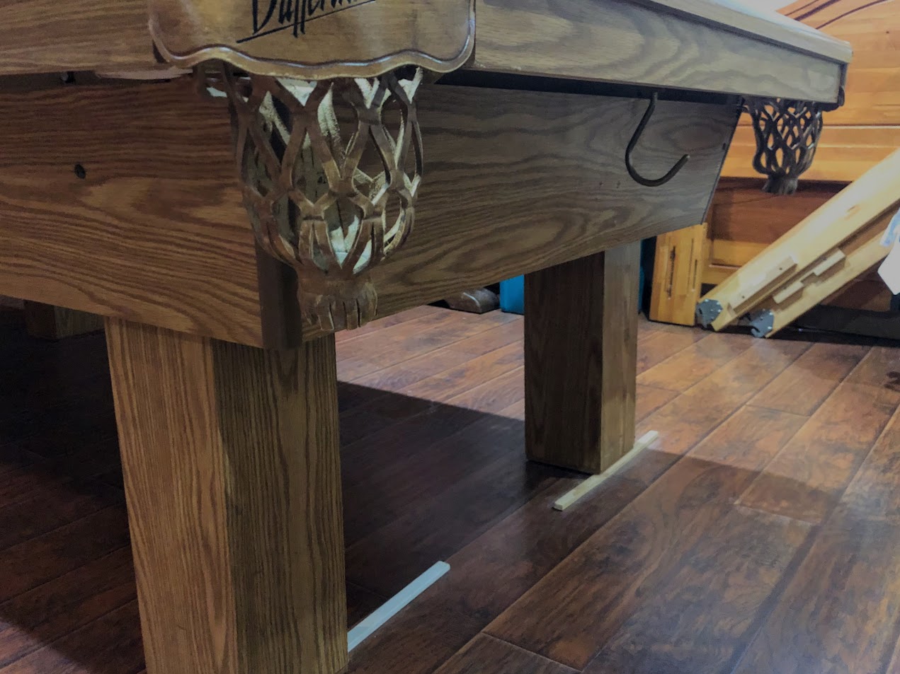 Corner pocket assembly with metal hardware and woven basket detail