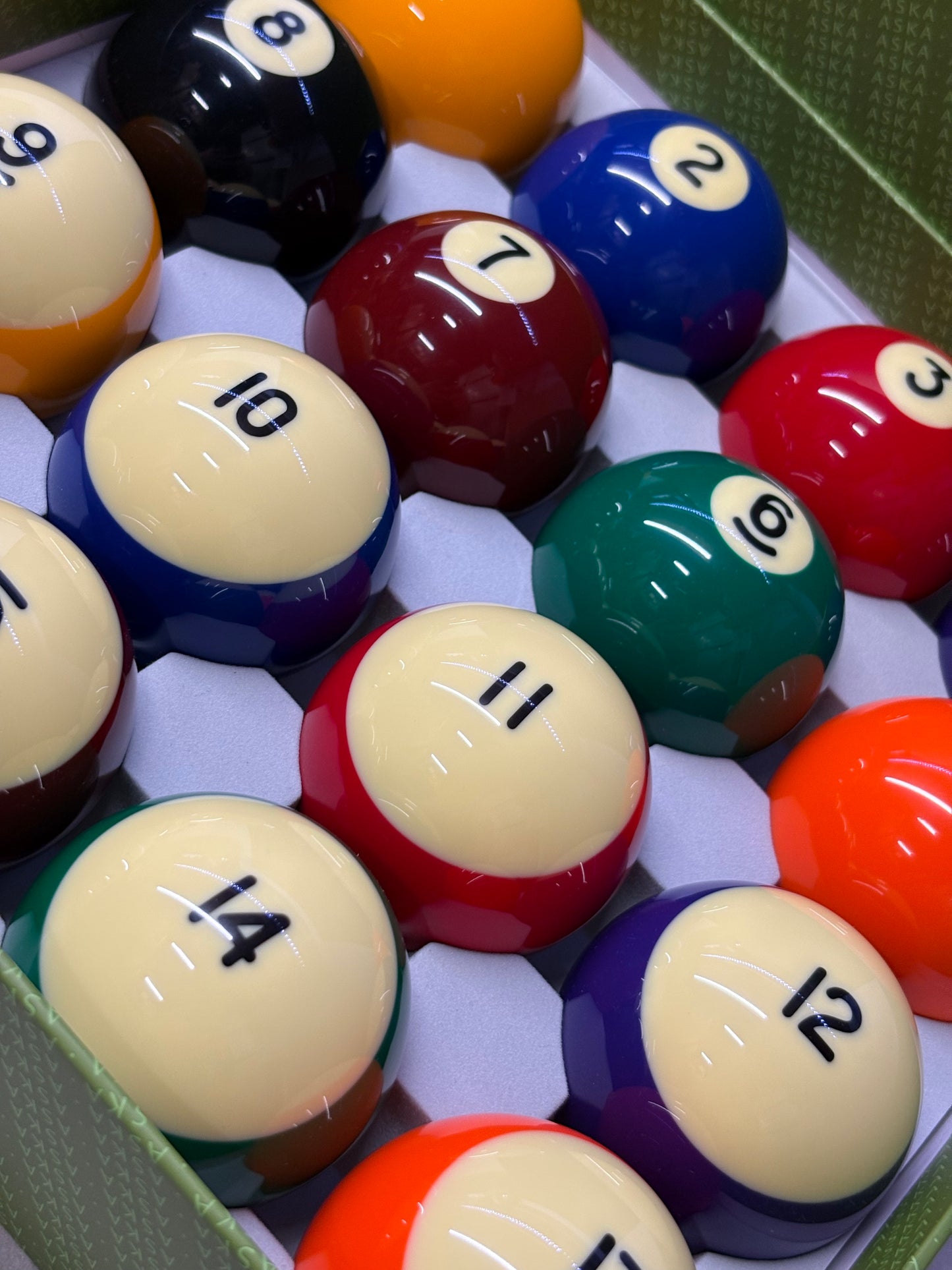 Aska Billiards Pool Boston Numbered Balls Set, 16 Balls Including a Cue Ball, 2 1/4 inch, PB04A