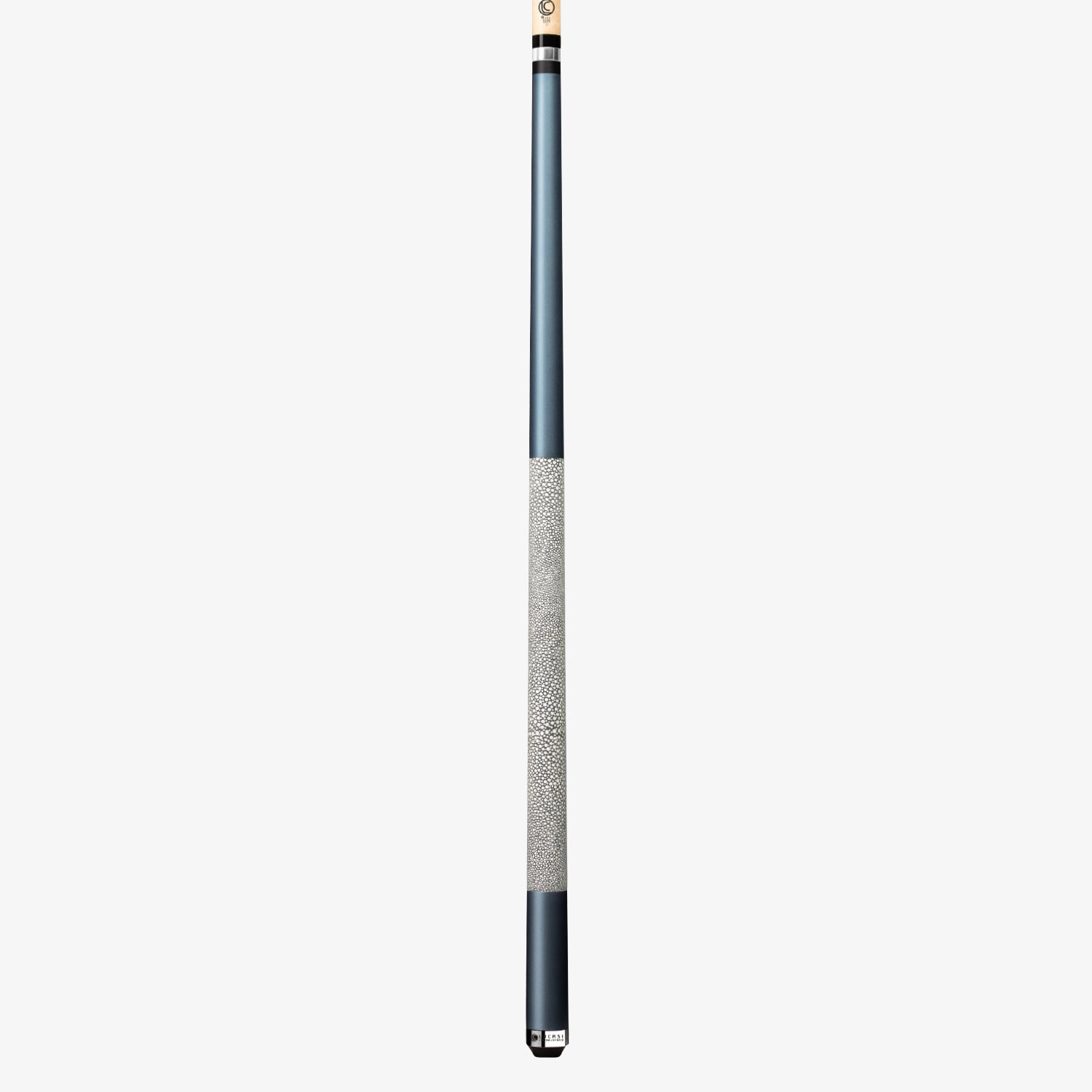 Lucasi LZC8 cue - cobalt blue forearm and shagreen leather wrap detail